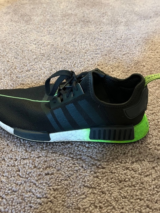 Adidas Star Wars X NMD_R1 Yoda Sneakers Black and Green Men’s Size 10.5 main image 5